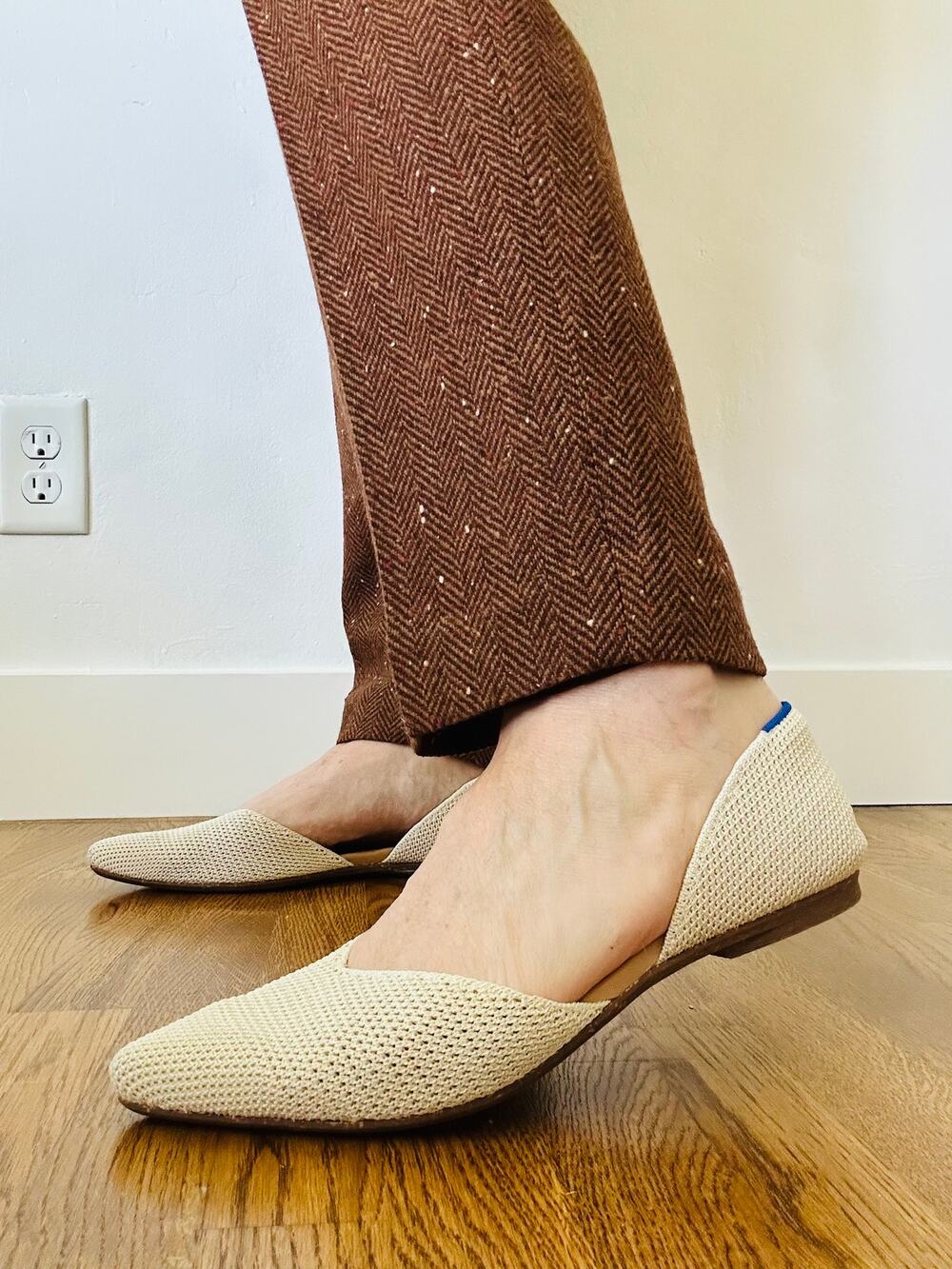 Rothys Flats D'Orsay Point Conch Rafia Knit Size 9.5 Pre-owned Cream